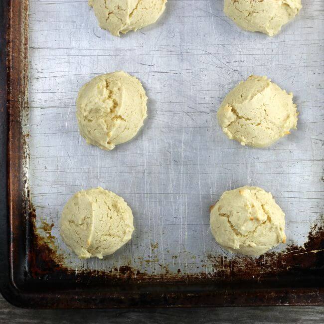 Baked cookies on a baking pan.