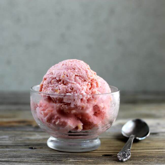 Peach Strawberry Frozen Yogurt - Words of Deliciousness