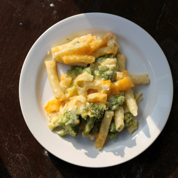 baked macaroni and cheese with broccoli