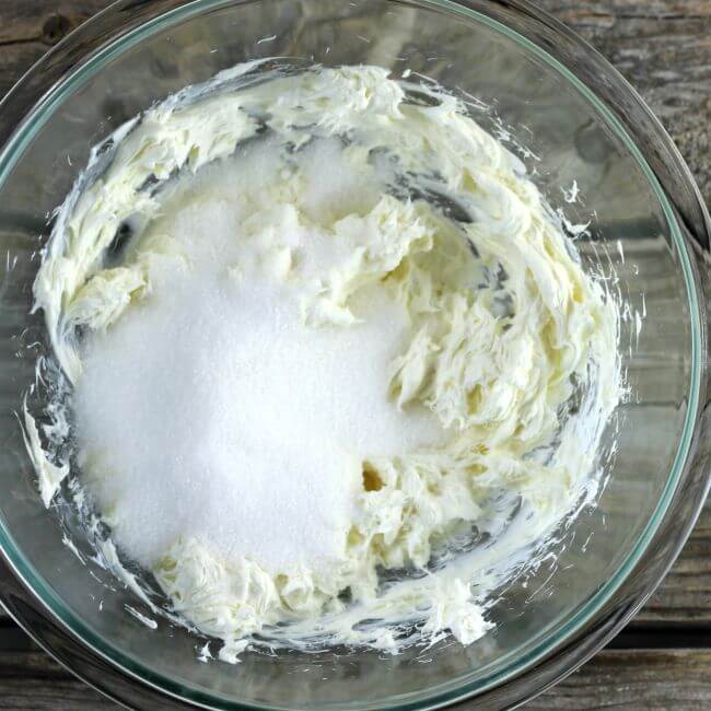 Sugar added to the beaten cream cheese.