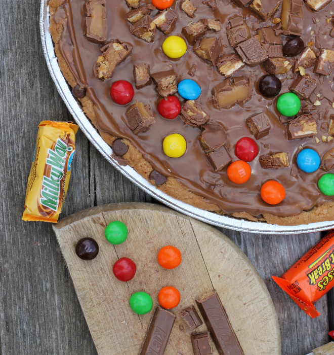 Candy topped Cookie pizza