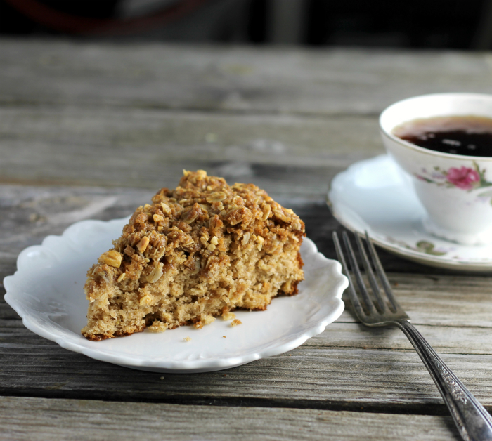 Oatmeal Coffee Cake with Spiced Crumble Topping