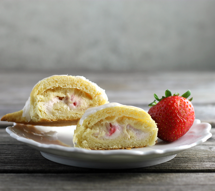Strawberry Cream Cheese Filled Crescent Rolls