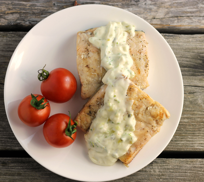 Dill Sauce Topped Broiled Salmon