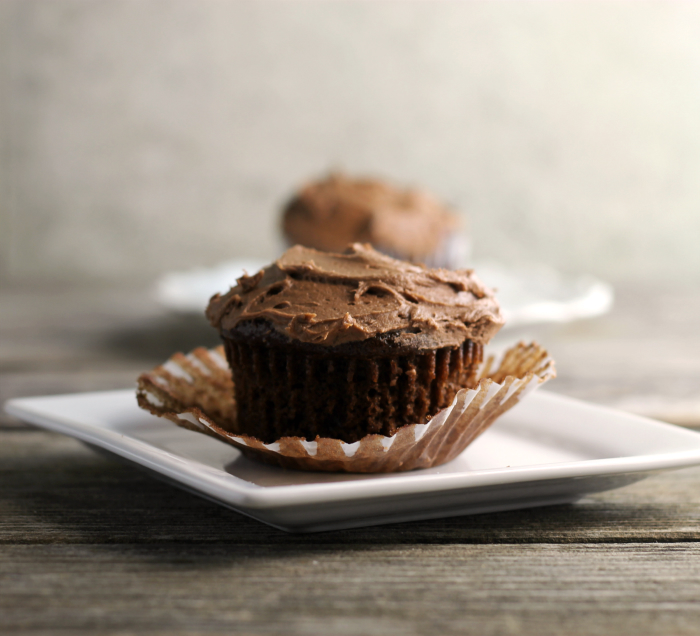 Cream Cheese Filled Chocolate Cupcakes 