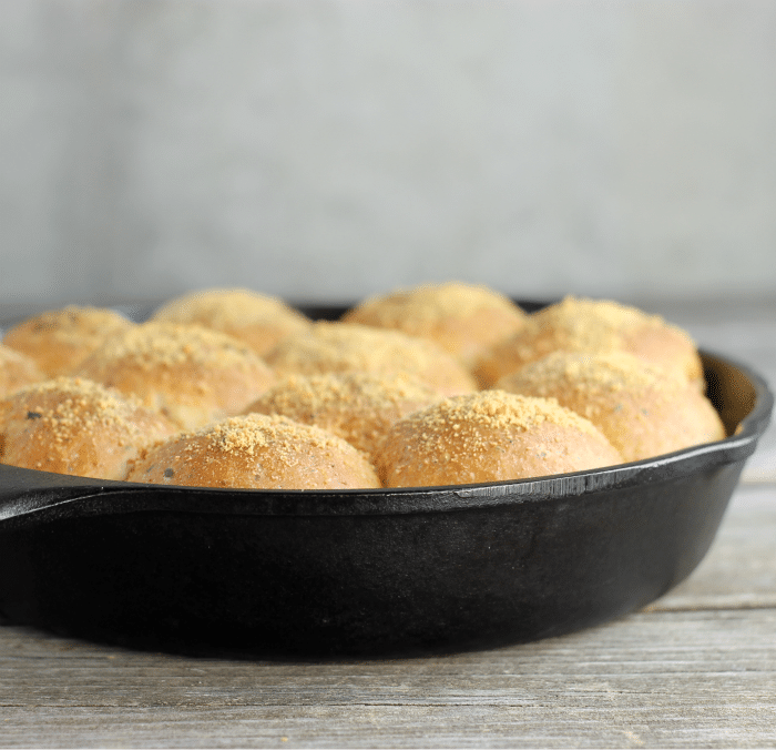 Pepperoni pull apart bread, pepperoni, Parmesan cheese, Italian seasoning, garlic powder all rolled up in these soft pull apart buns, dip them in marinara sauce or eat them plain.