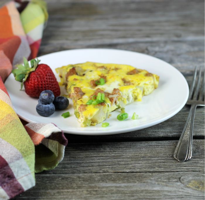 Sausage egg frittata, this is a super easy frittata to enjoy at breakfast, lunch, or dinner, you're going to love it.