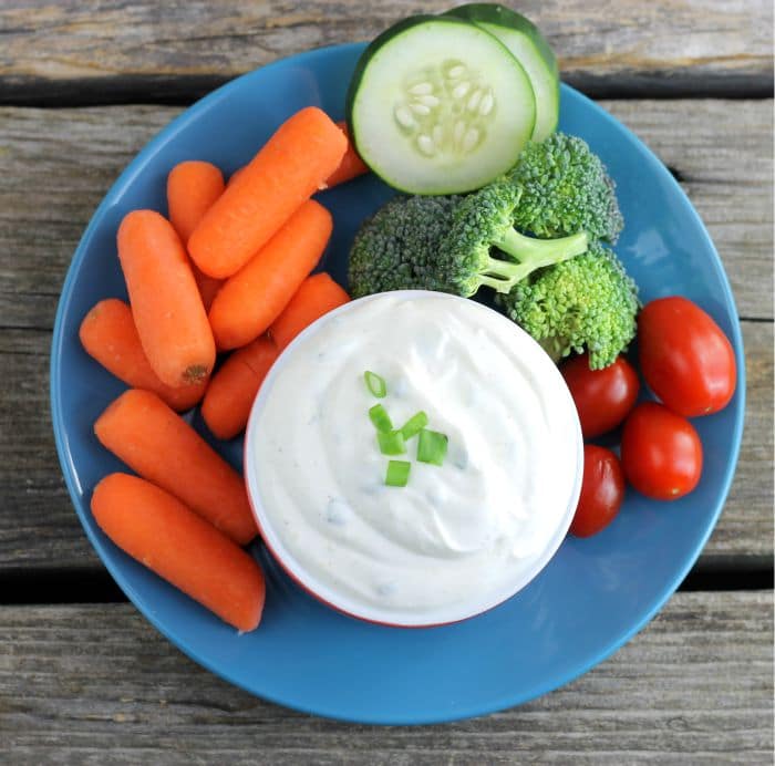 Dip with vegetables