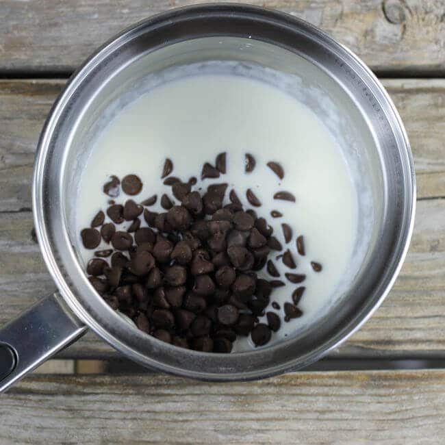 Chocolate chip are added to the cream.